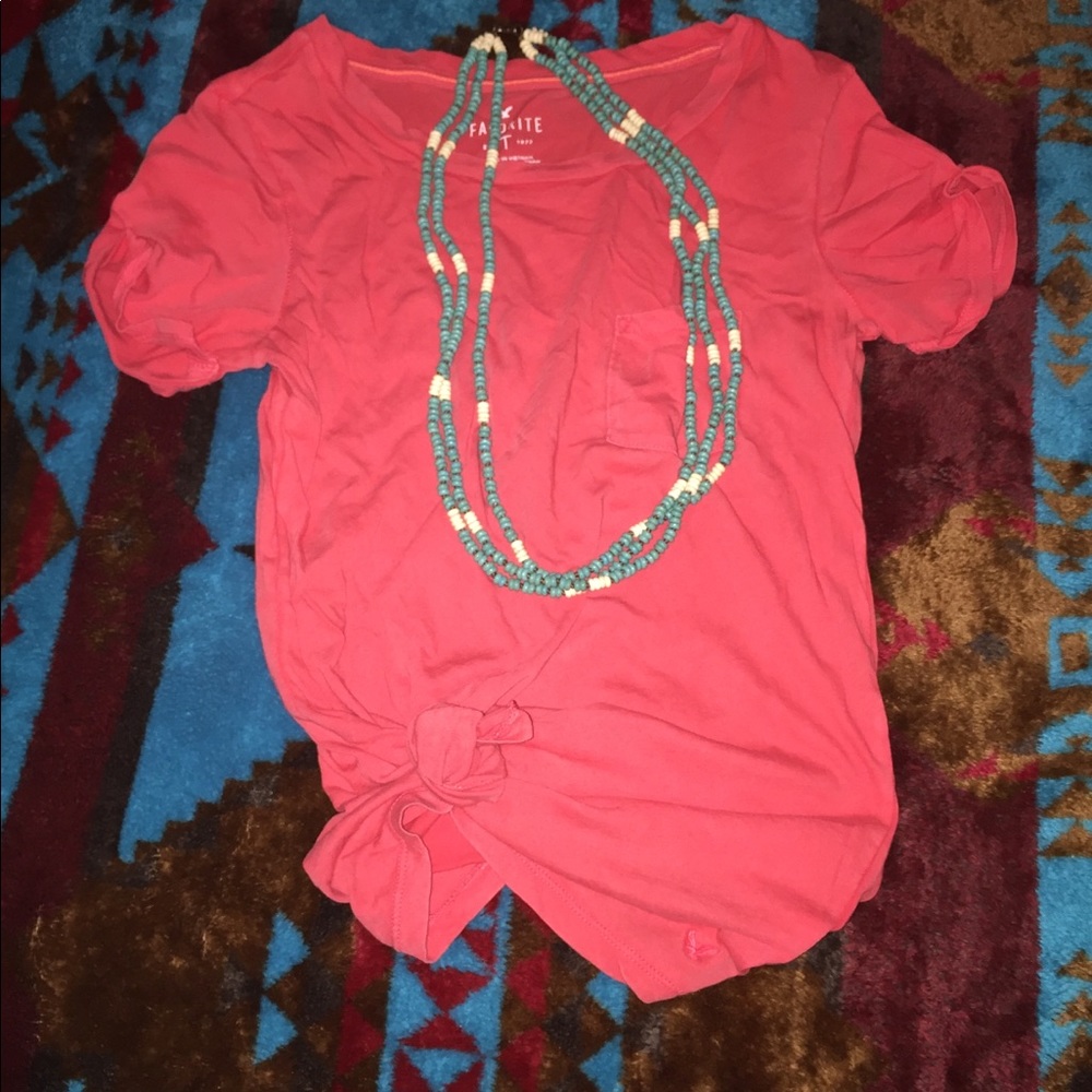 pink tee